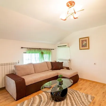 Zara דירה